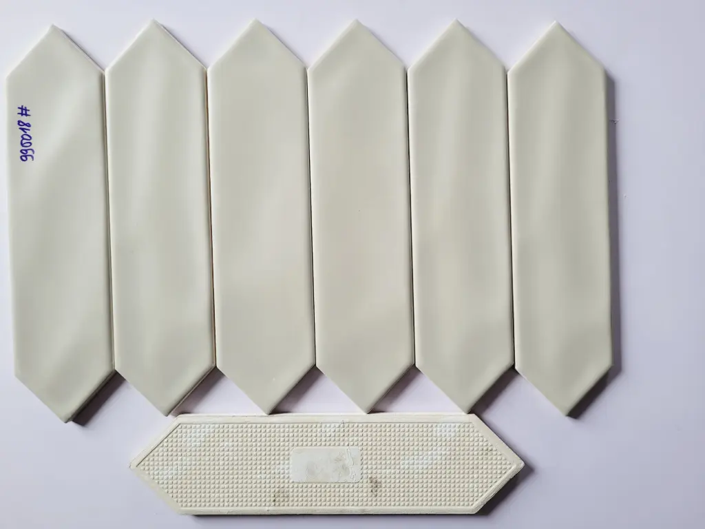 [DSC-990018] Gạch thẻ mũi tên Việt Nam, Trắng mờ lượn, KT 75x300 mm, 990018, Loại 1 (1 hộp/ 44 viên/ 0.99m2)